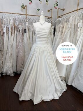 Veni Infantino Strapless Ivory Ball Gown Wedding Dress